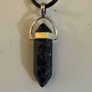 NWOT Black Howlite Quartz Stone on 19” Black Cord